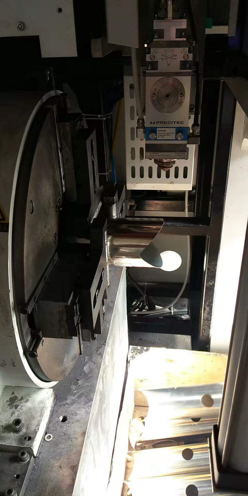 激光切管卡盤應用現場